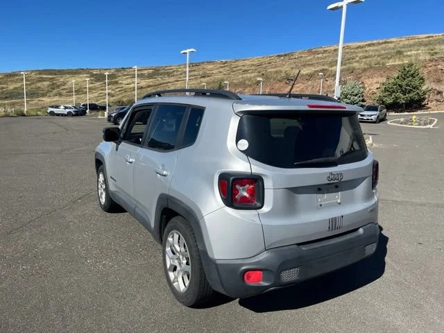 Used 2017 Glacier Metallic Jeep Latitude image 10