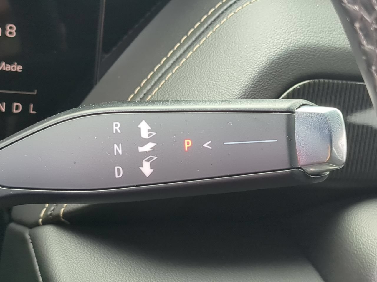 Used 2025 Summit White GMC Elevation image 16