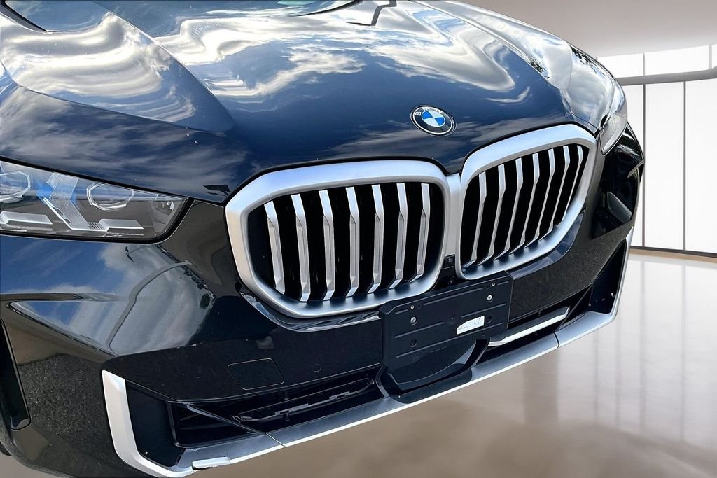 Used 2025 Black BMW sDrive40i image 30