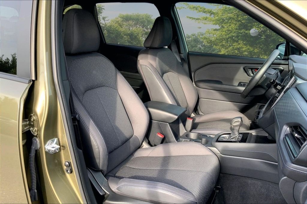 Used 2025 Green Subaru Premium image 28
