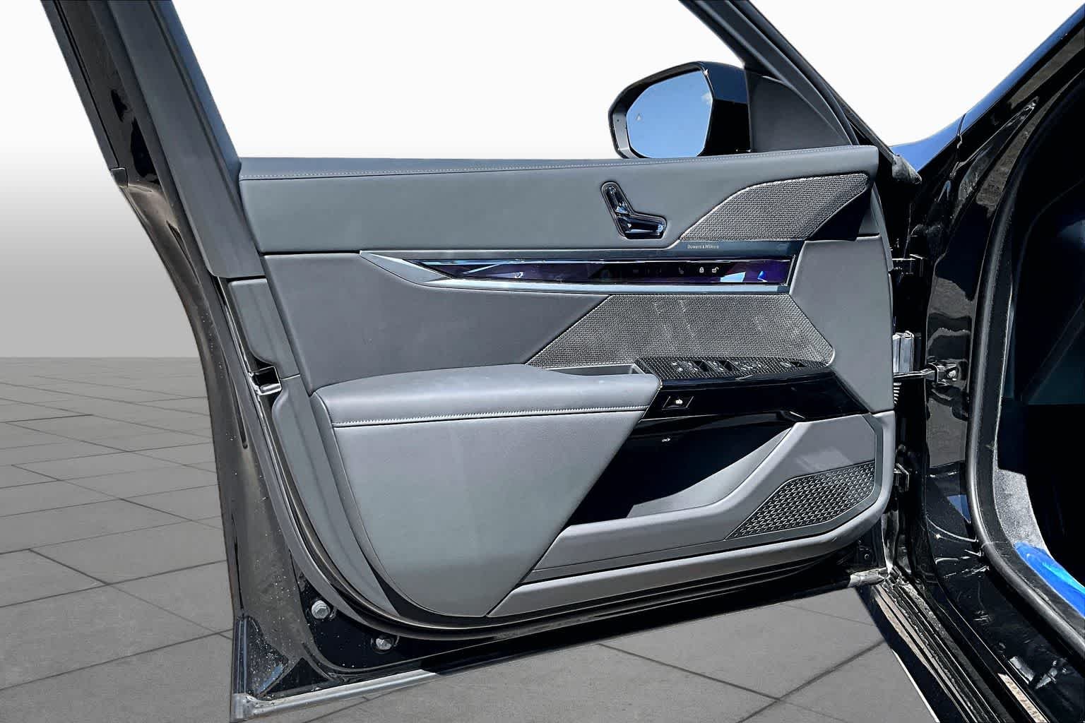 New 2026 Black Sapphire Metallic BMW 740i image 10