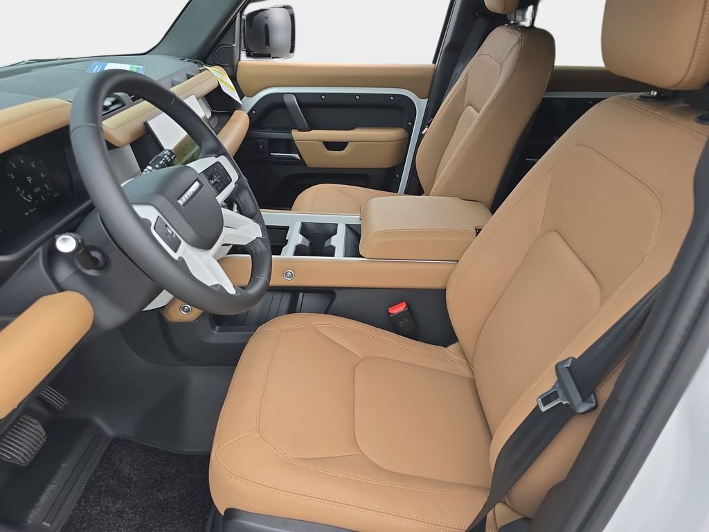 New 2026 Fuji White Land Rover X-Dynamic SE image 15