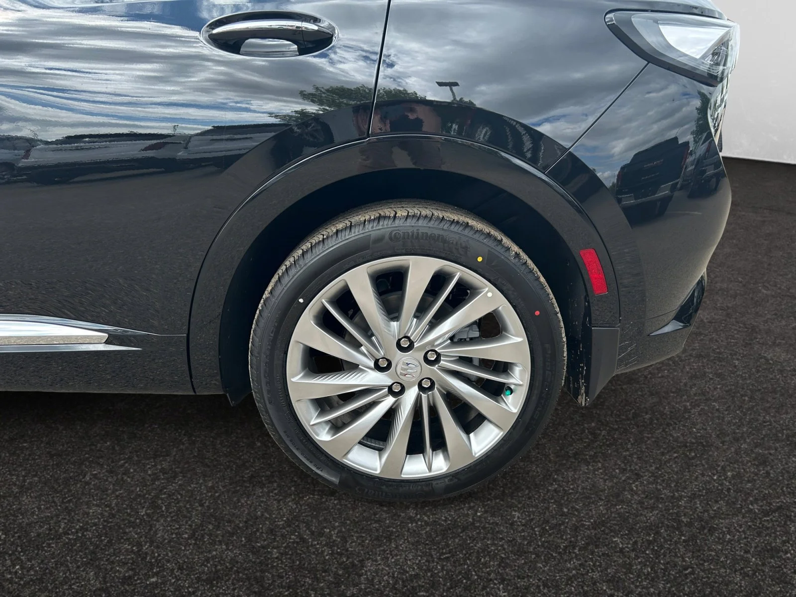 New 2026 Ebony Twilight Metallic Buick Avenir AWD image 9