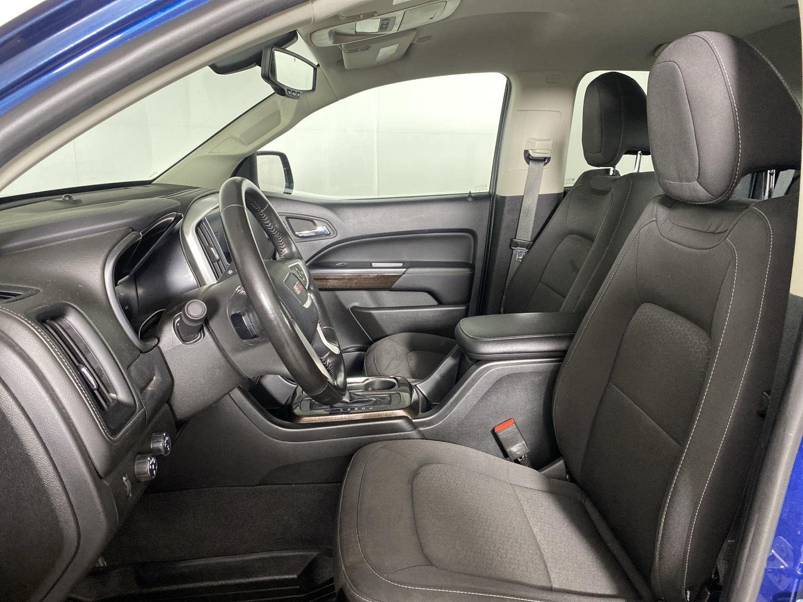 Used 2020 Blue Emerald Metallic GMC 4WD SLE image 20