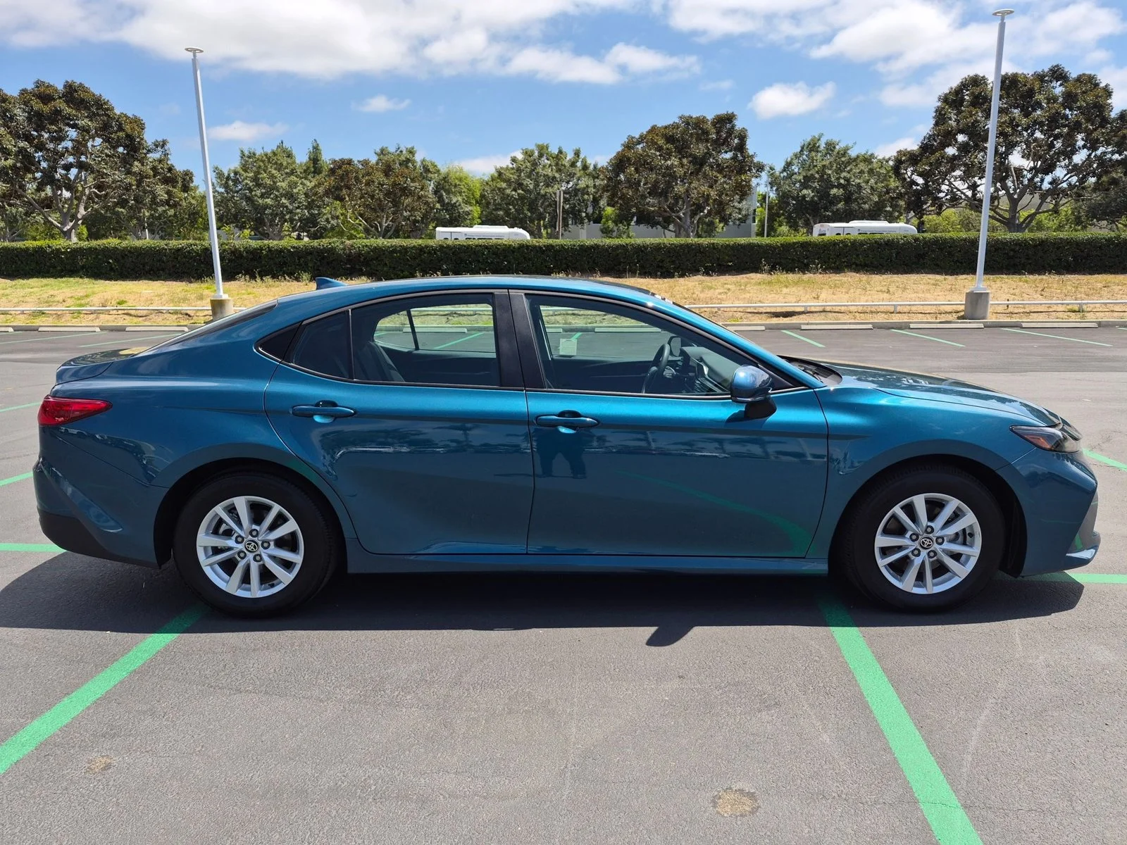 Used 2026 Ocean Gem Toyota LE image 4
