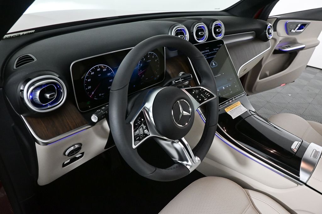 New 2026 MANUFAKTUR Patagonia Red Metallic Mercedes-Benz GLC 300 image 6