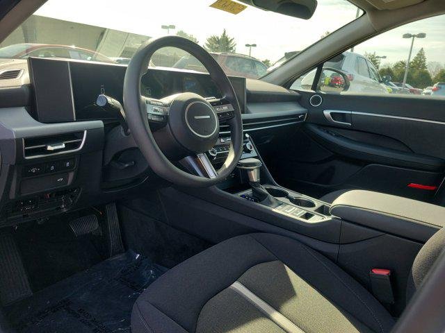 2025 Hyundai Sonata SE - Photo 19