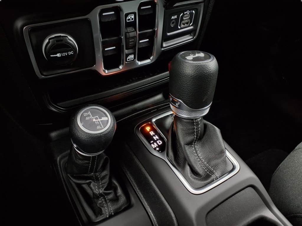 2025 Jeep Wrangler 4-Door Sahara - Photo 11