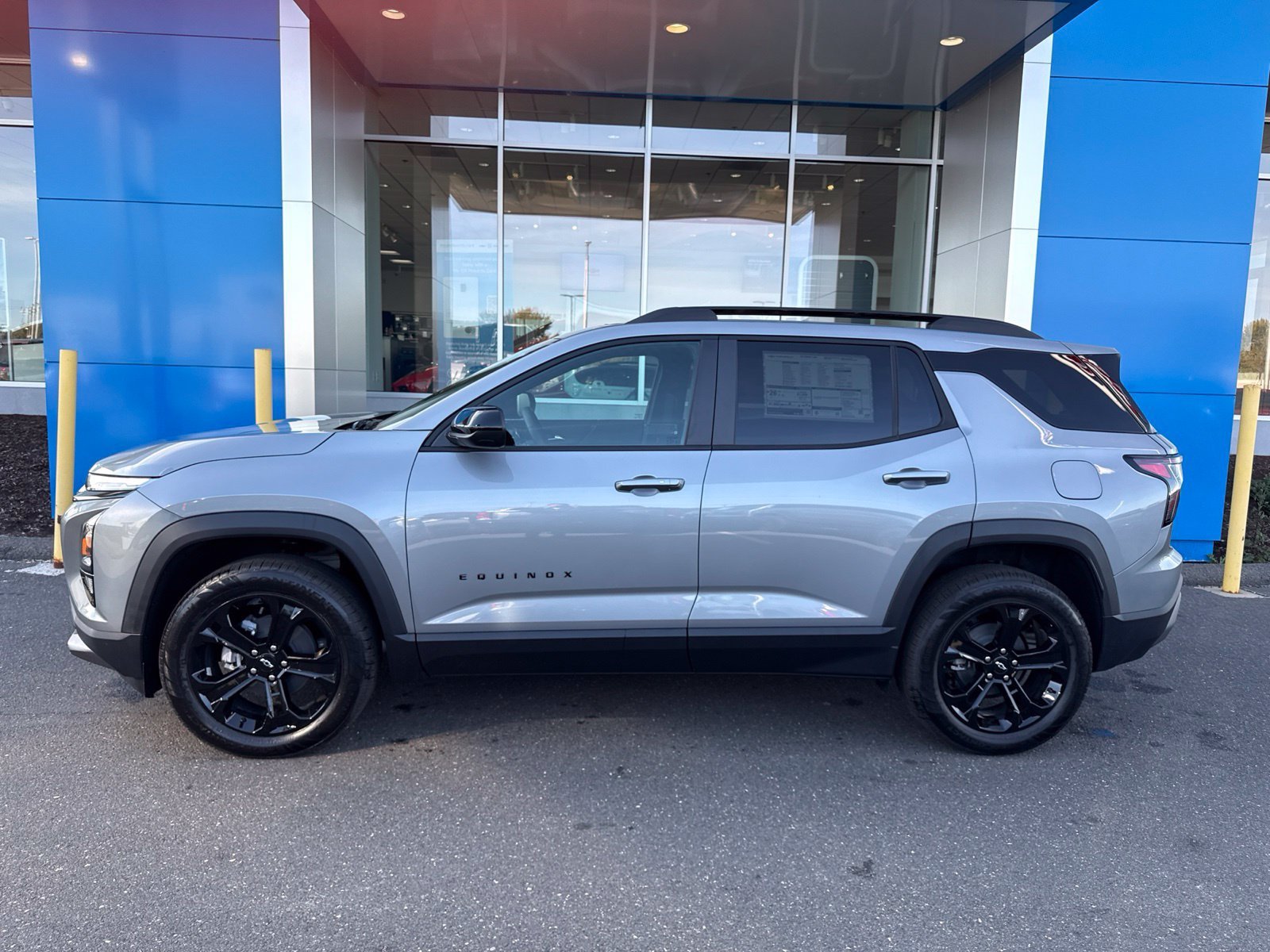 2027 Chevrolet Equinox LT - Photo 9