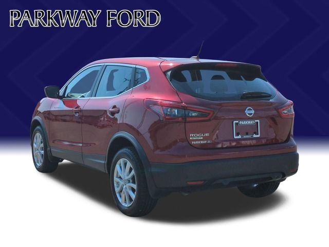 Used 2021 Red Nissan S image 3