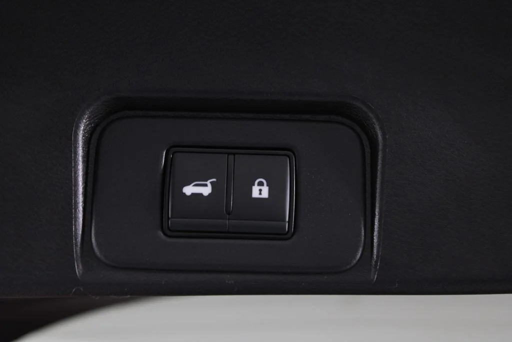 2024 Nissan Rogue SV - Photo 18