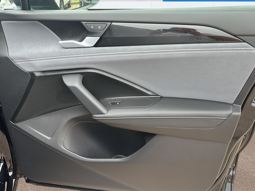 New 2026 Black Volkswagen 2.0T SE image 10