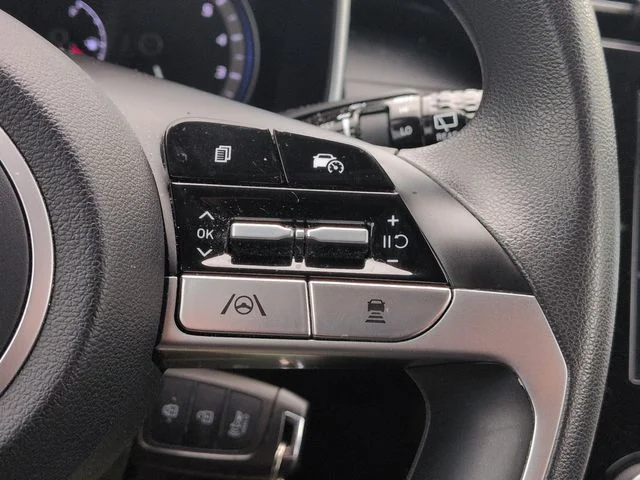Certified Used 2023 White Hyundai SE image 15