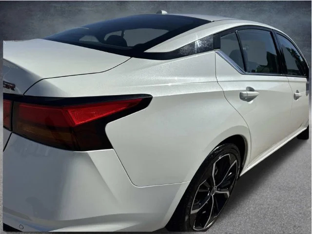 Used 2025 White Nissan 2.5 SR image 24
