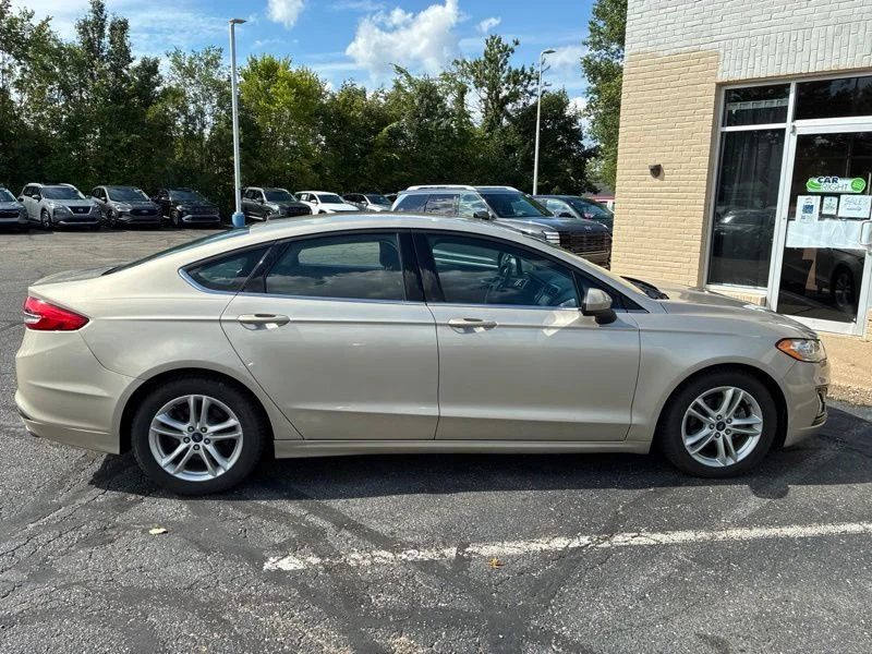 Used 2018 Gold Ford SE image 6