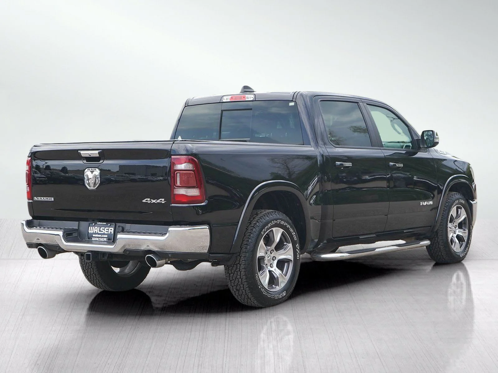 Used 2020 Diamond Black Crystal Pearlcoat Ram Laramie image 5