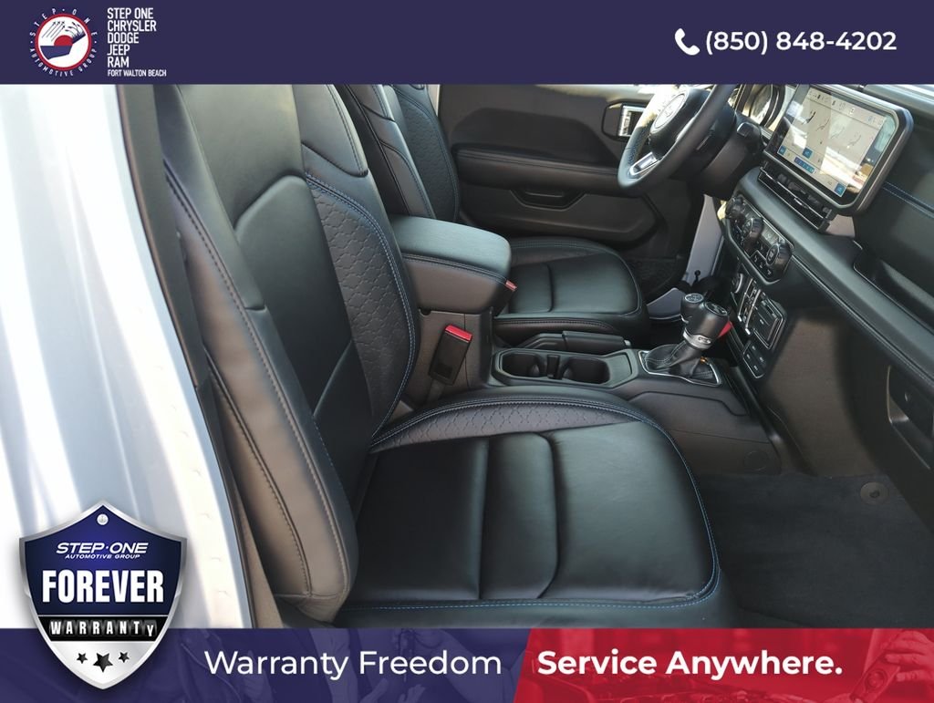 Used 2024 Silver Jeep High Altitude 4xe image 31