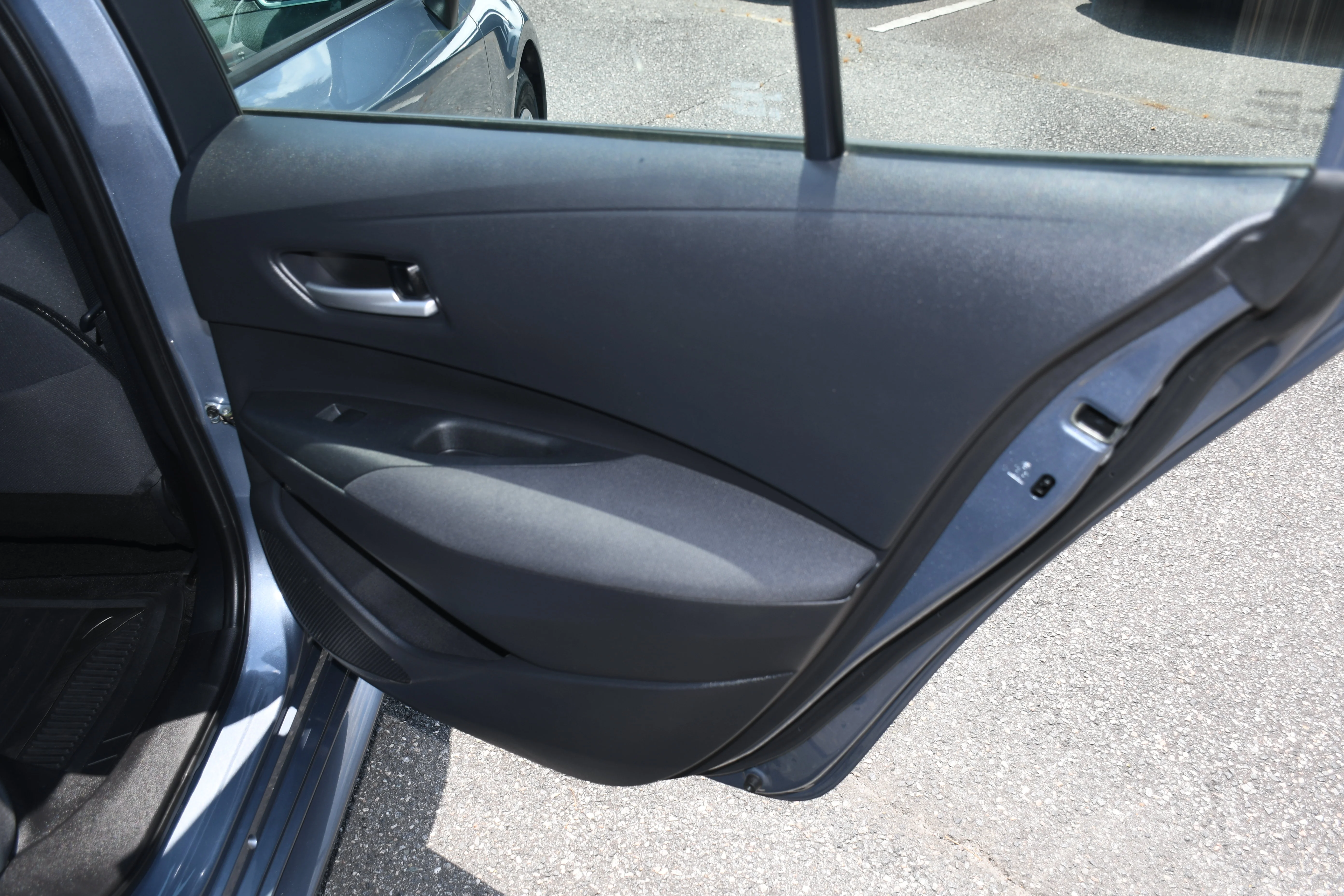 Certified Used 2020  Toyota LE image 16