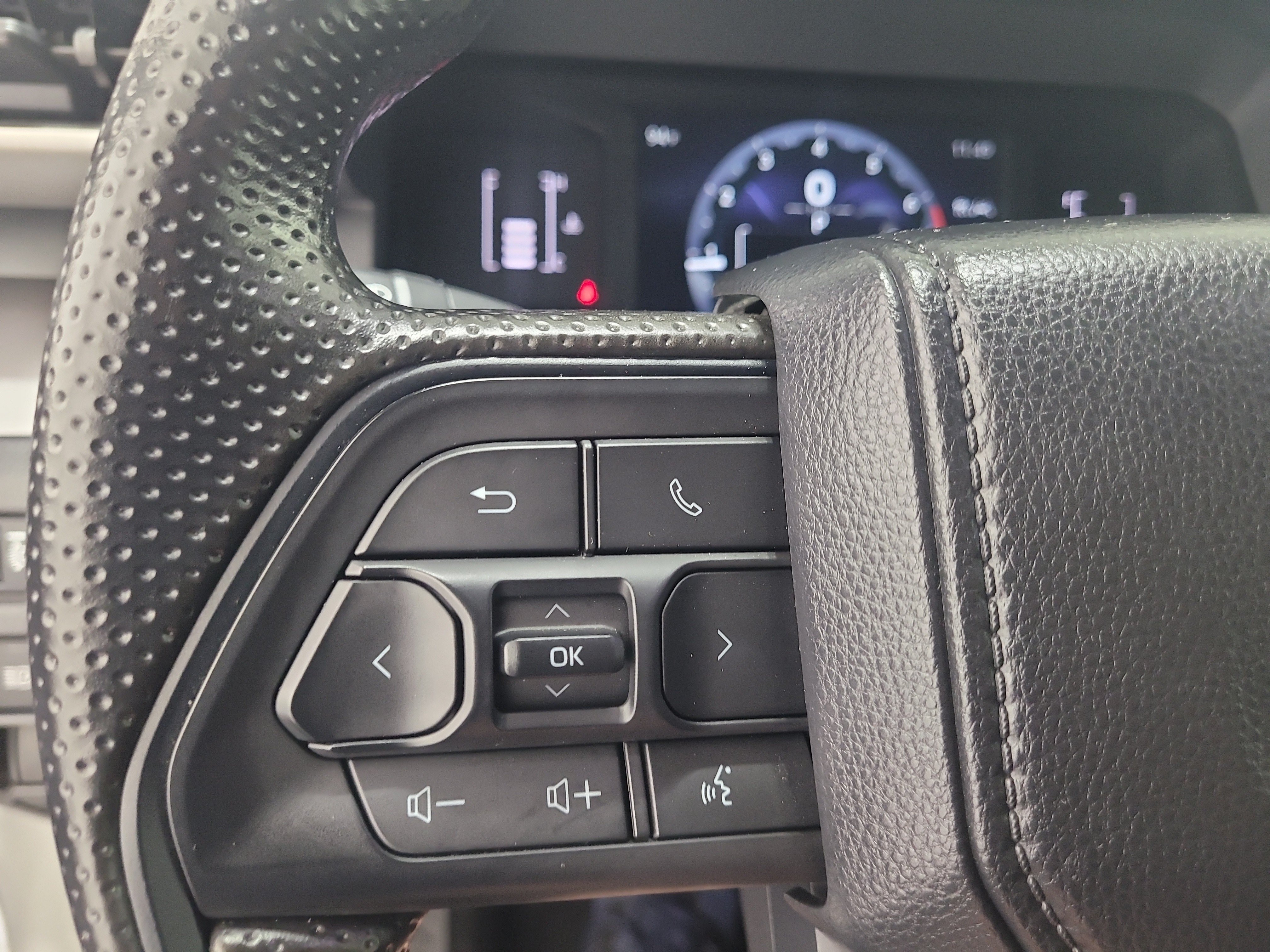 Used 2024 White Toyota SR5 image 34