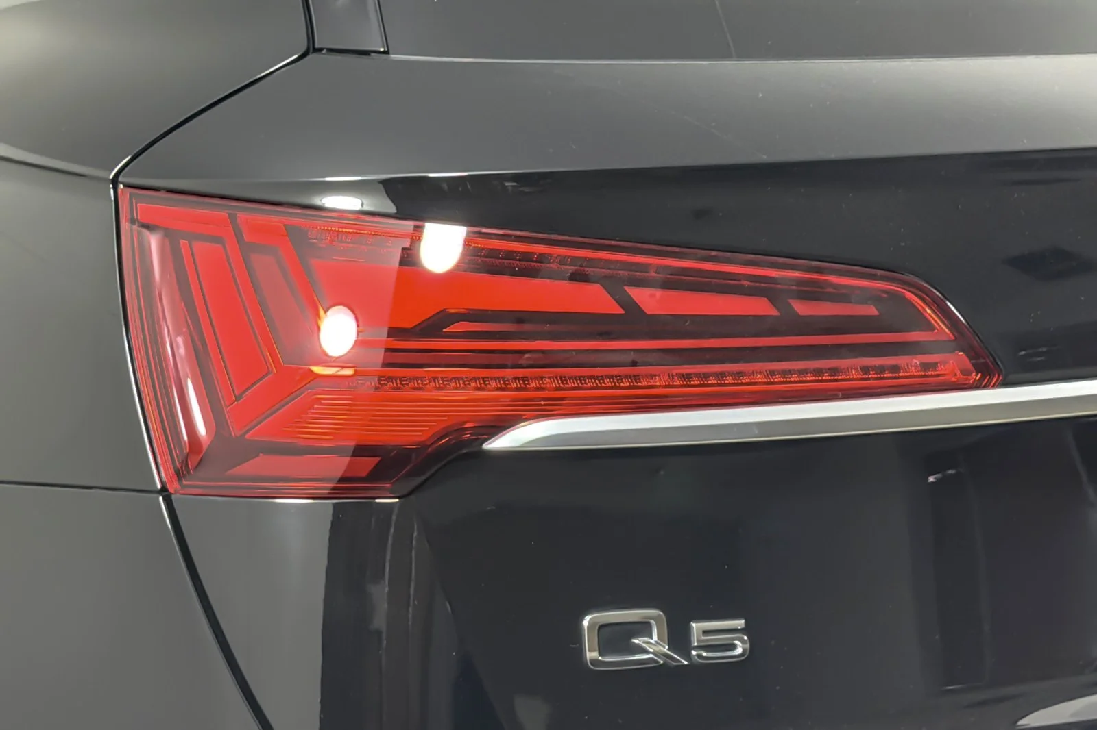 Used 2023 Brilliant Black Audi Premium Plus 40 TFSI quattro image 27