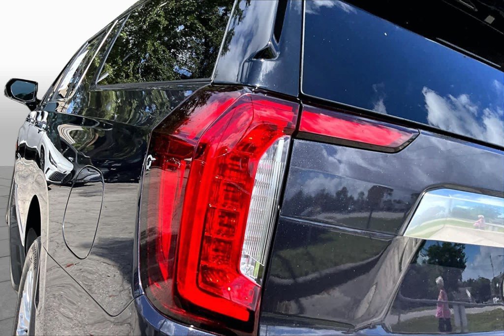 Used 2023 Silver GMC Denali image 29