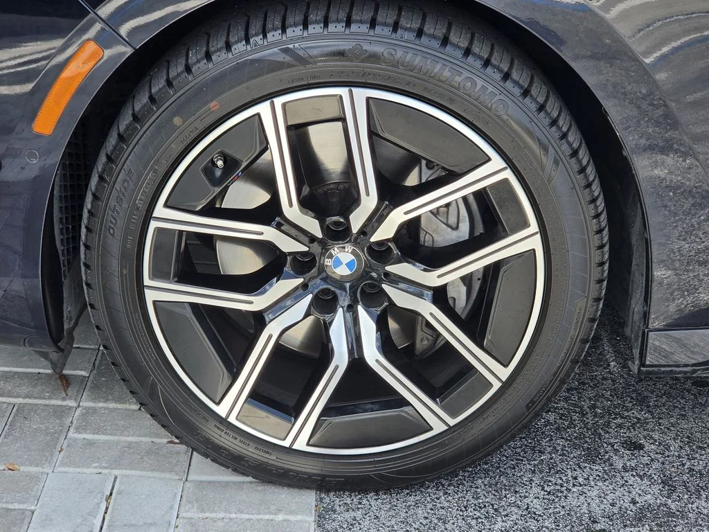 Used 2025 Black BMW 740i xDrive image 8
