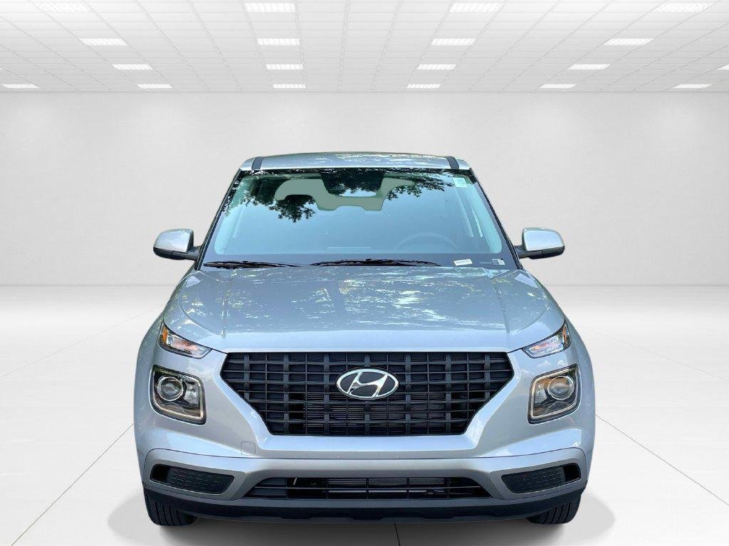 New 2026 Silver Hyundai SE image 2