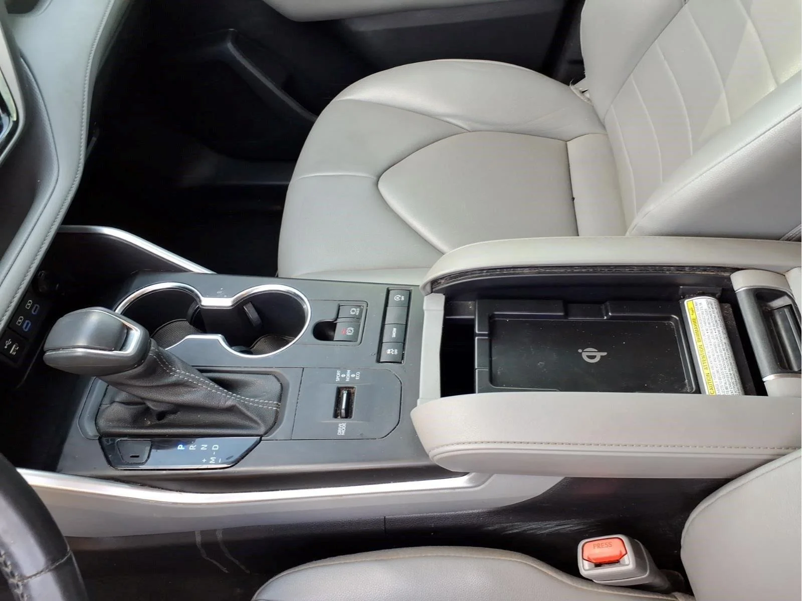 Used 2022 Magnetic Gray Metallic TOYOTA SUV image 24