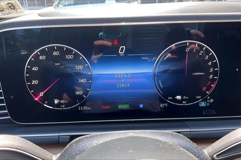 Certified Used 2025 Black Mercedes-Benz GLE 450e image 10