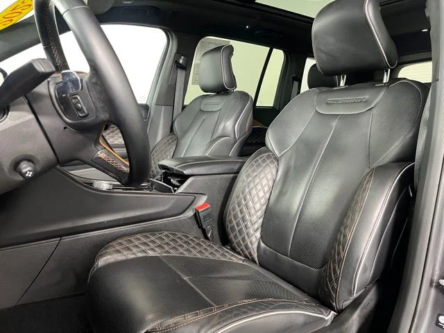 Used 2023 Gray Jeep Summit Reserve image 17