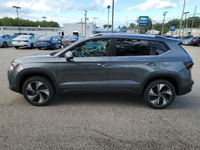 2025 Volkswagen Taos SE - Photo 7