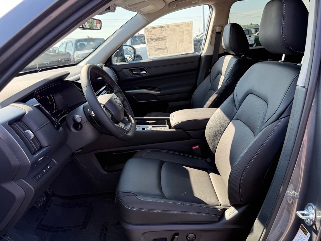 New 2026 Gun Metallic Nissan SL image 4