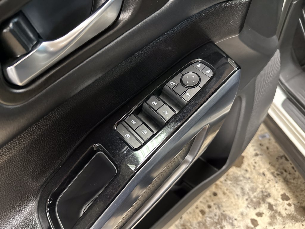 Certified Used 2023 Pearl White Nissan SL image 19