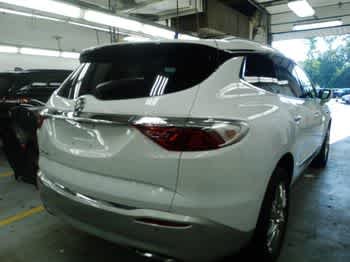 Used 2023 Summit White Buick Essence image 3
