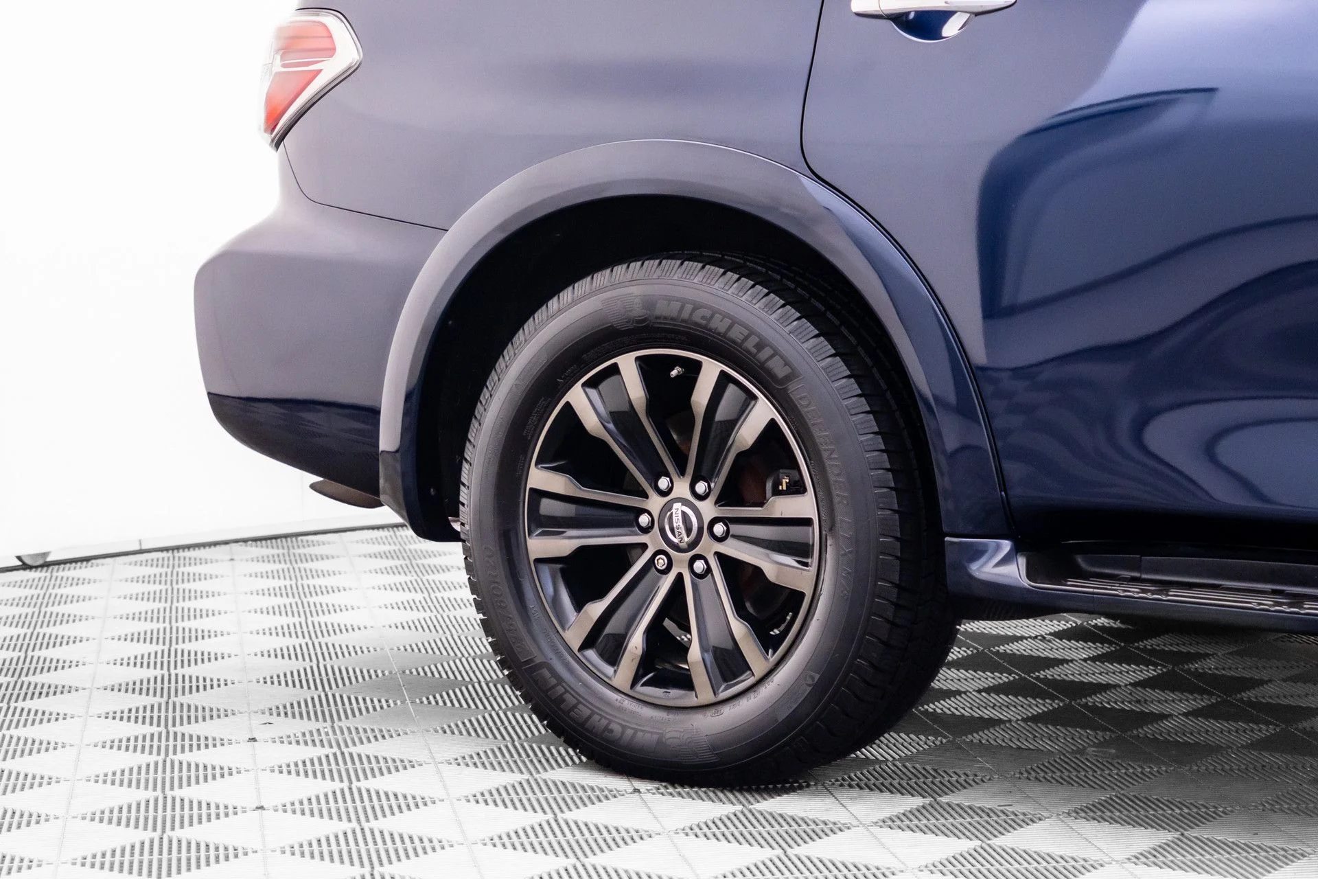 Used 2019 Blue Nissan Platinum image 37