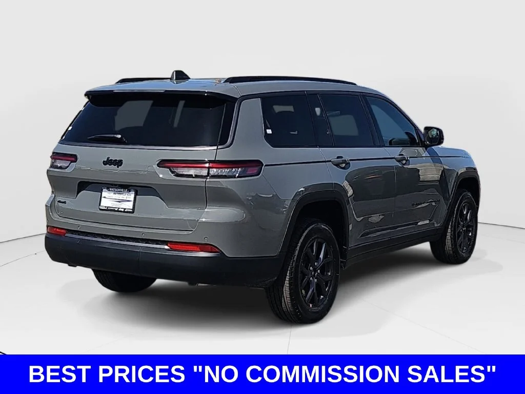 New 2027 Sting-Gray Clearcoat Jeep Laredo Altitude image 3
