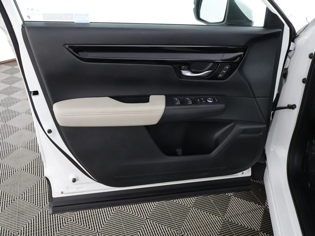 Used 2024 Platinum White Pearl Honda EX-L image 23