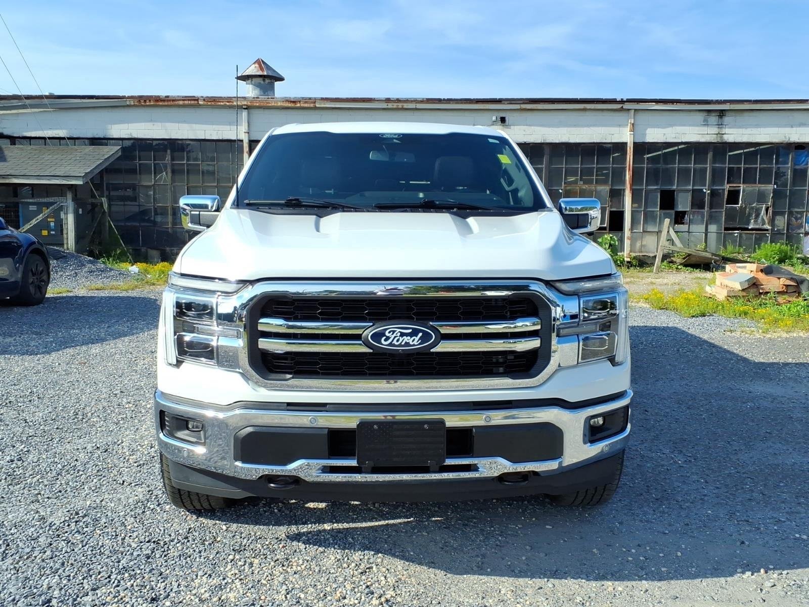 Used 2025 Star White Metallic Tri-Coat Ford LARIAT image 2