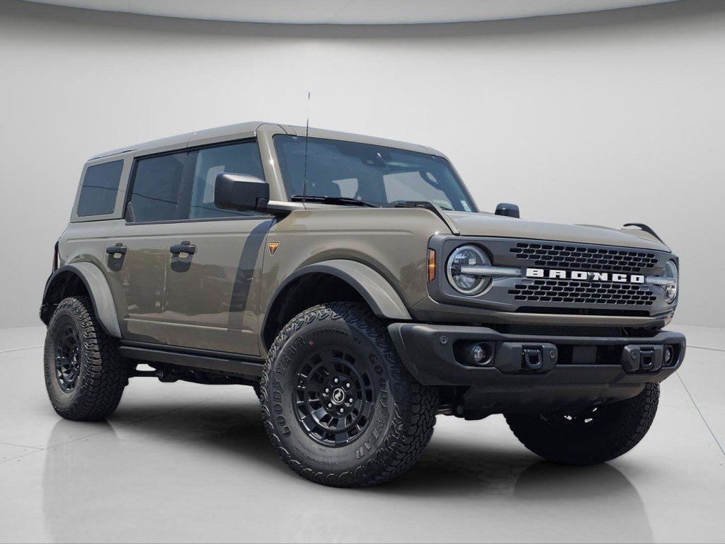 New 2026 Marsh Gray Ford Badlands image 2