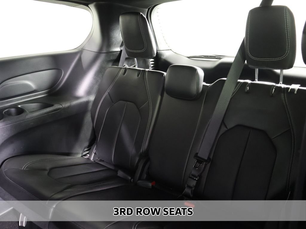 2025 Chrysler Pacifica Select - Photo 8