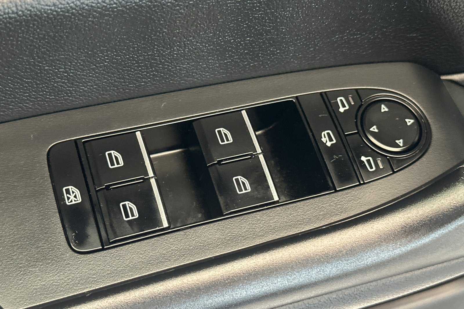 2025 Mazda CX-50 Premium - Photo 12