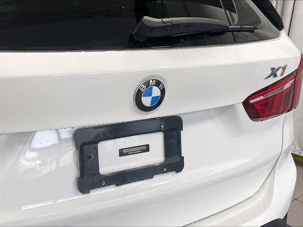 Used 2017 White BMW xDrive28i image 29