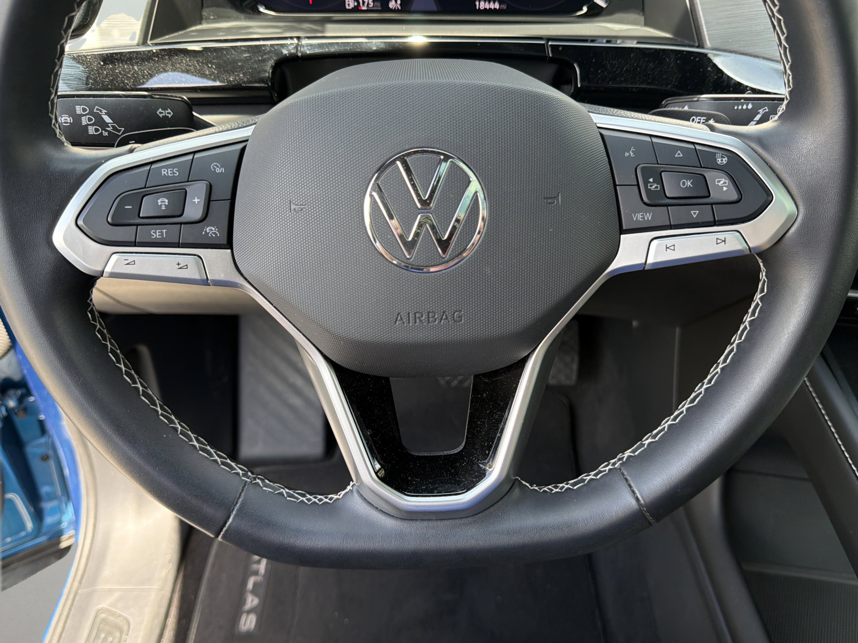 Used 2024 Blue Metallic Volkswagen 2.0T SE w/Technology image 18