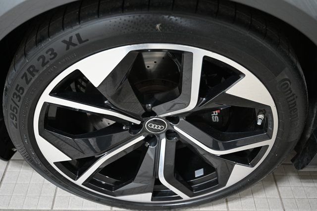2024 Audi RS Q8 Base - Photo 18