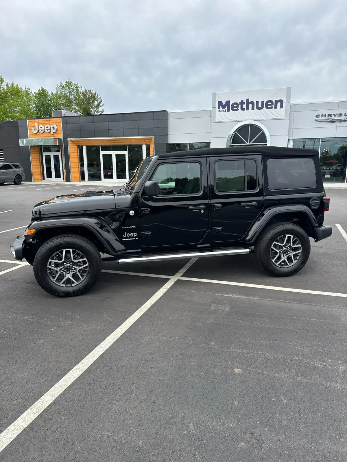 2024 Jeep Wrangler Sahara's photo