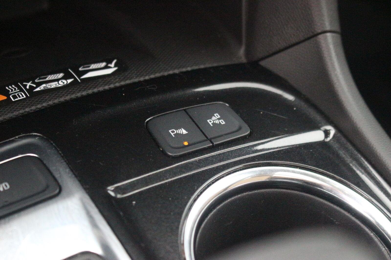 Used 2023 Iridescent Pearl Tricoat Chevrolet Premier image 34