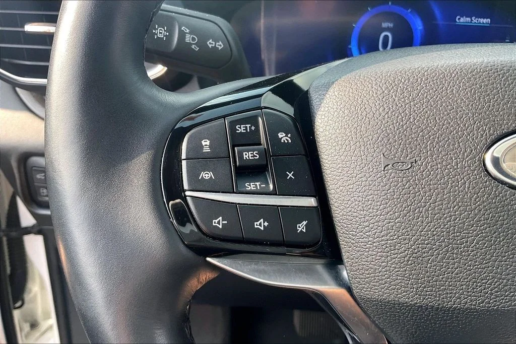 Used 2023 White Ford Platinum image 17
