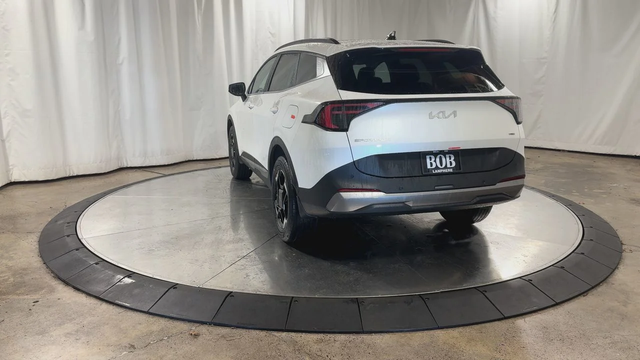 New 2026 Snow White Pearl Kia EX image 10