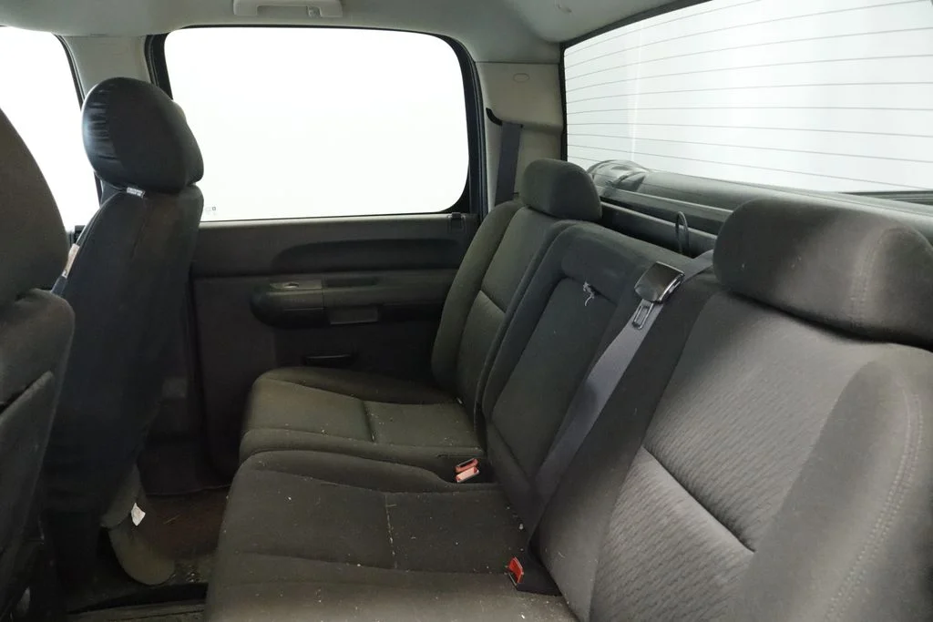 Used 2011 Black GMC SLE image 22