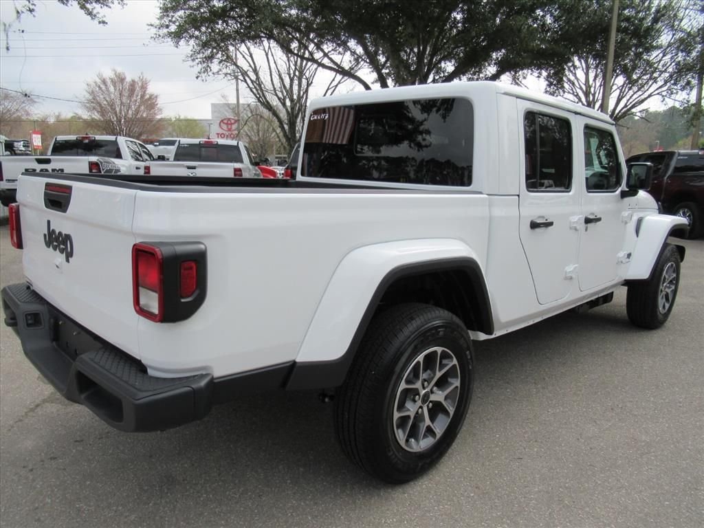 New 2026 Bright White Clear-Coat Exterior Paint Jeep Sport S image 7